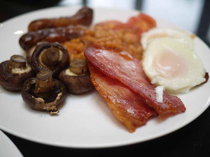 The Easiest Ever Full English Breakfast