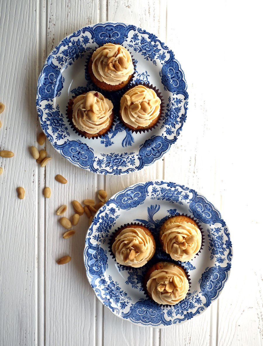 Banana Cupcakes with Peanut Butter Frosted