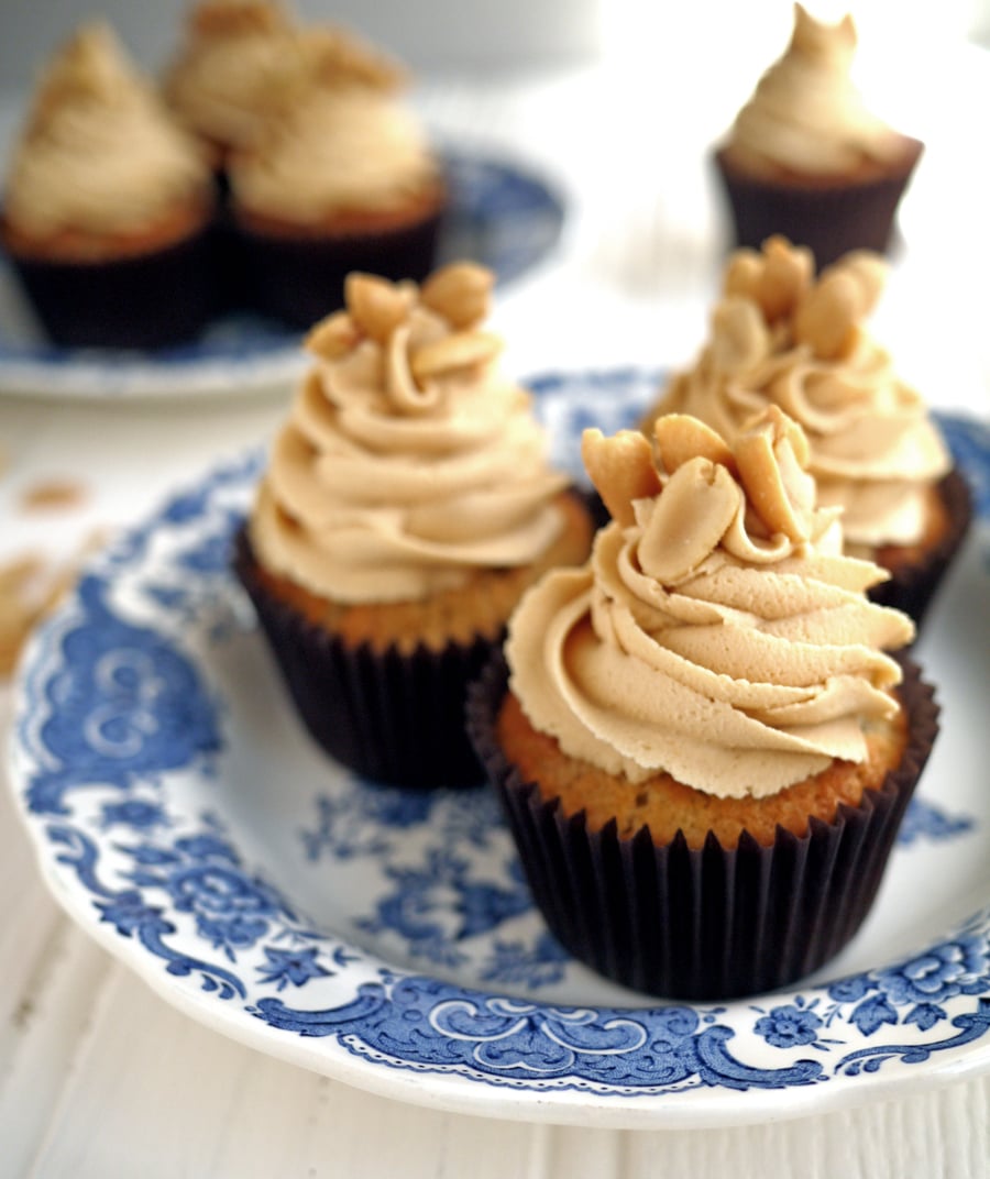 Banana Cupcakes with Peanut Butter Frosted