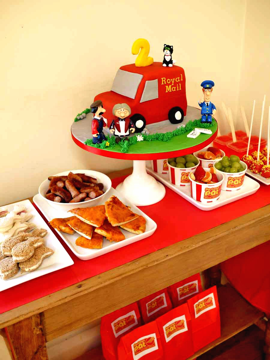 Postman Pat Party Dessert Table