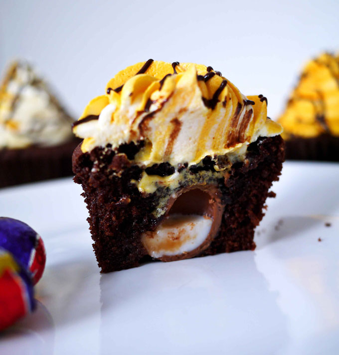 Cadbury's Creme Egg Cupcakes - The best Easter bake! My favourite recipe along with 5 must know TOP TIPS for making the perfect Creme Egg Cupcake.