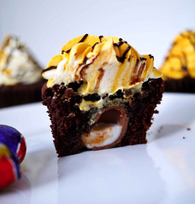5 Tips for the BEST EVER Creme Egg Cupcakes  with Recipe  - 36