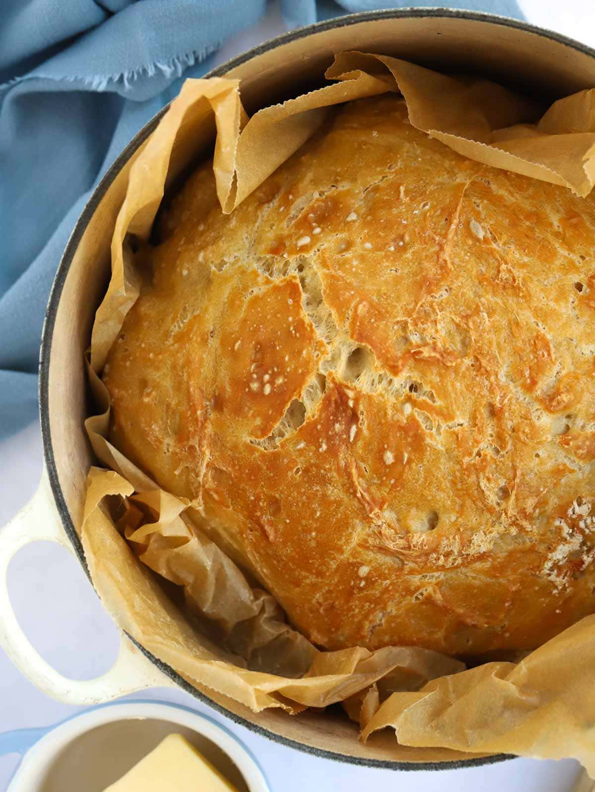 Overnight bread no knead in cast iron pan