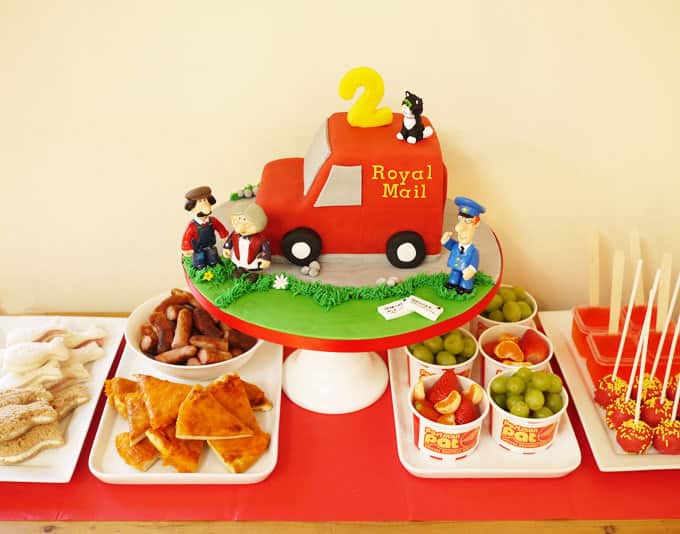 Postman Pat Van Cake - How to make it yourself...