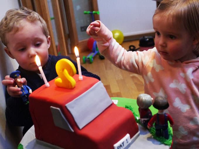 Postman Pat Van Cake - How to make it