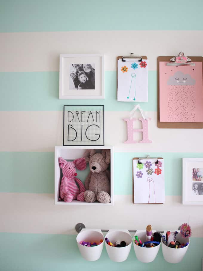 A little girl's pink and mint green bedroom tour. Inspiration and decoration ideas for a perfect room for a four year old girl.