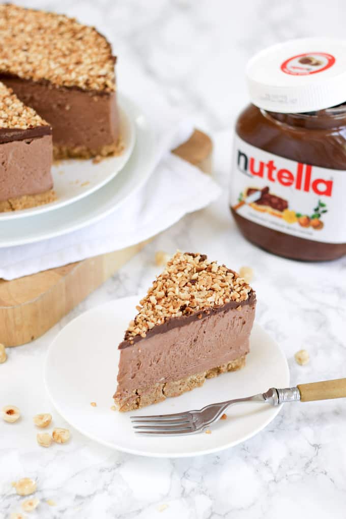 How to make the best ever NO BAKE NUTELLA CHEESECAKE! (With VIDEO tutorial!) This delicious cheesecake is the ultimate in Nutella, chocolate and hazelnut indulgence. This no bake dessert is quick and simple, easy enough for anyone, this is a must try pudding recipe! https://www.tamingtwins.com