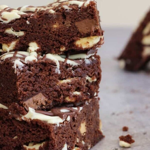 Double Chocolate Microwave Brownies - Stop what you're doing, microwave brownies are a thing and they ARE SO GOOD! They can be yours in under 30 minutes... Fudgy, chocolatey deliciousness microwaved in a flash. The perfect cake, pudding, dessert, gift or treat, these are the real deal! https://www.tamingtwins.com