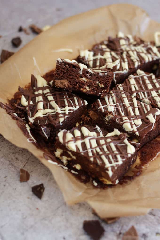 Double Chocolate Microwave Brownies - Stop what you're doing, microwave brownies are a thing and they ARE SO GOOD! They can be yours in under 30 minutes... Fudgy, chocolatey deliciousness microwaved in a flash. The perfect cake, pudding, dessert, gift or treat, these are the real deal! https://www.tamingtwins.com