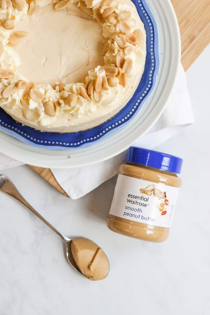 Frozen Peanut Butter Cheese Cake Recipe - Delicious dessert made with cream cheese and peanut butter on a buttery biscuit base. The perfect pudding to finish any dinner!