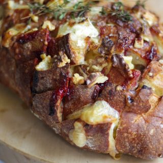 Easy and delicious Brie and Cranberry Pull Apart Bread. The ideal festive Christmas party make. #ChristmasFood