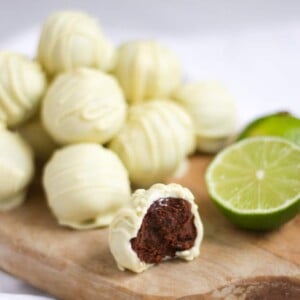 Gin and Tonic Truffles - the perfect homemade Christmas gift. Ideal for a gin or chocolate lover in your life!