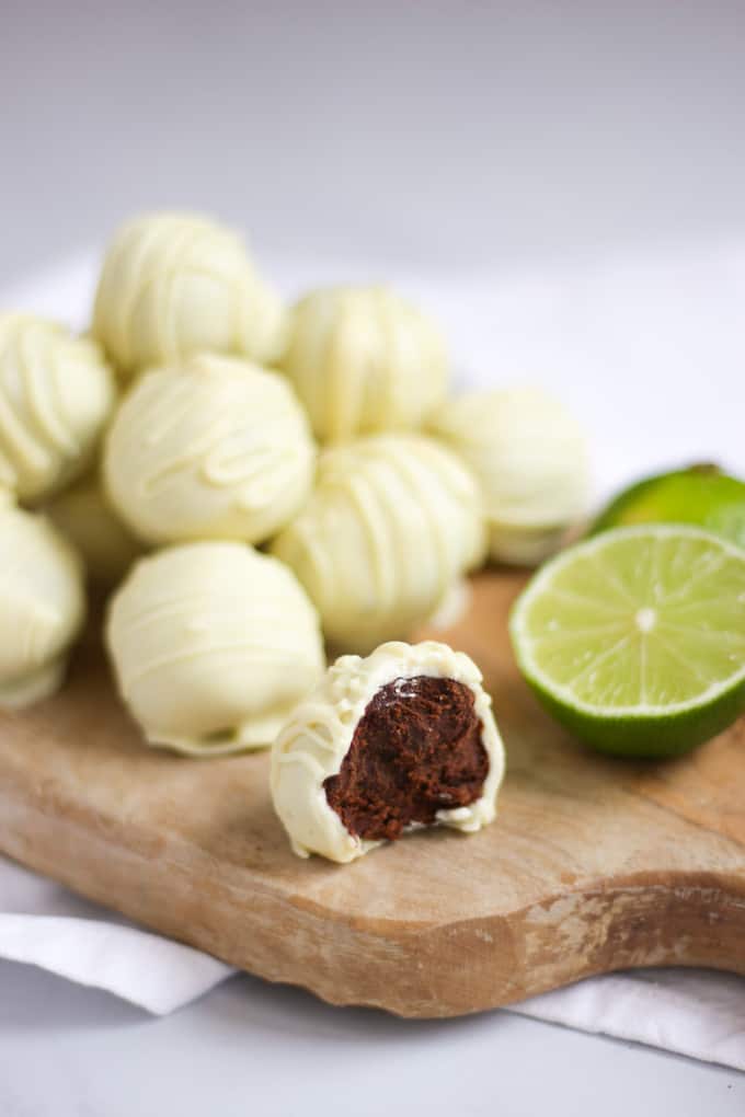 Gin and Tonic Truffles - the perfect homemade Christmas gift. Ideal for a gin or chocolate lover in your life!