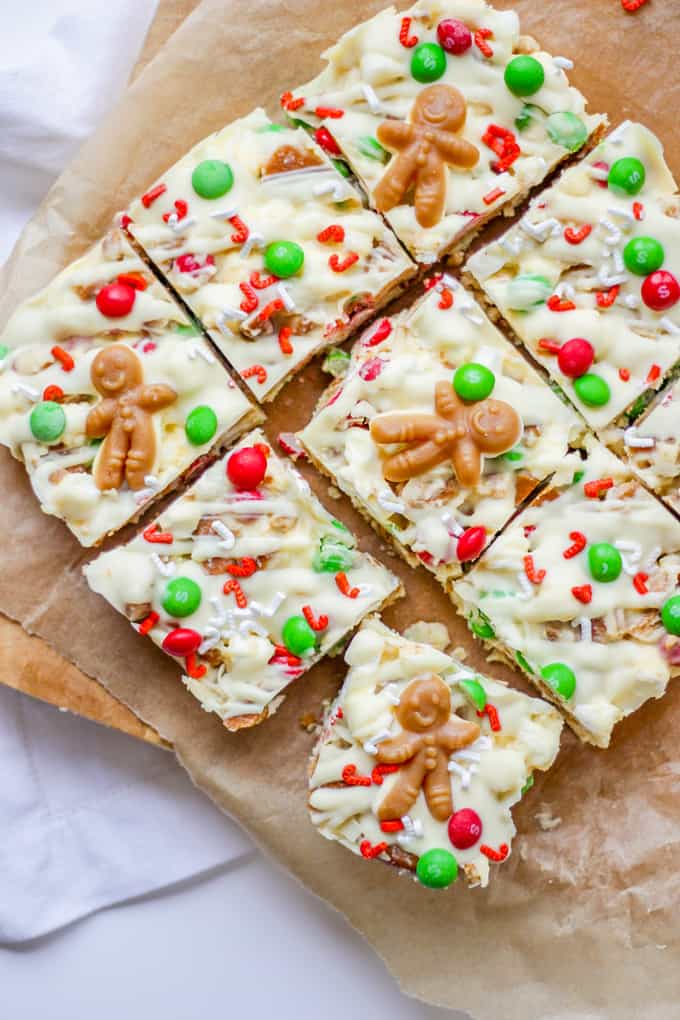 Christmas Rocky Road - The perfect festive sweet or dessert for Christmas. Make this no bake treat in December for parties or homemade gifts for friends and family. 