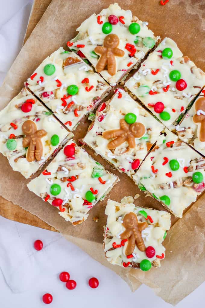 Christmas Rocky Road - The perfect festive sweet or dessert for Christmas. Make this no bake treat in December for parties or homemade gifts for friends and family. 