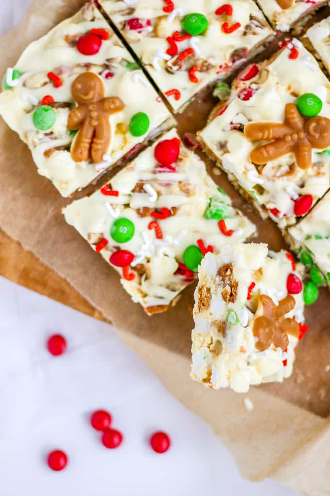 Christmas Rocky Road - The perfect festive sweet or dessert for Christmas. Make this no bake treat in December for parties or homemade gifts for friends and family. 