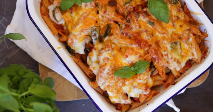 Easy Chicken Pasta Bake Recipe with Cheese and Bacon - Taming Twins