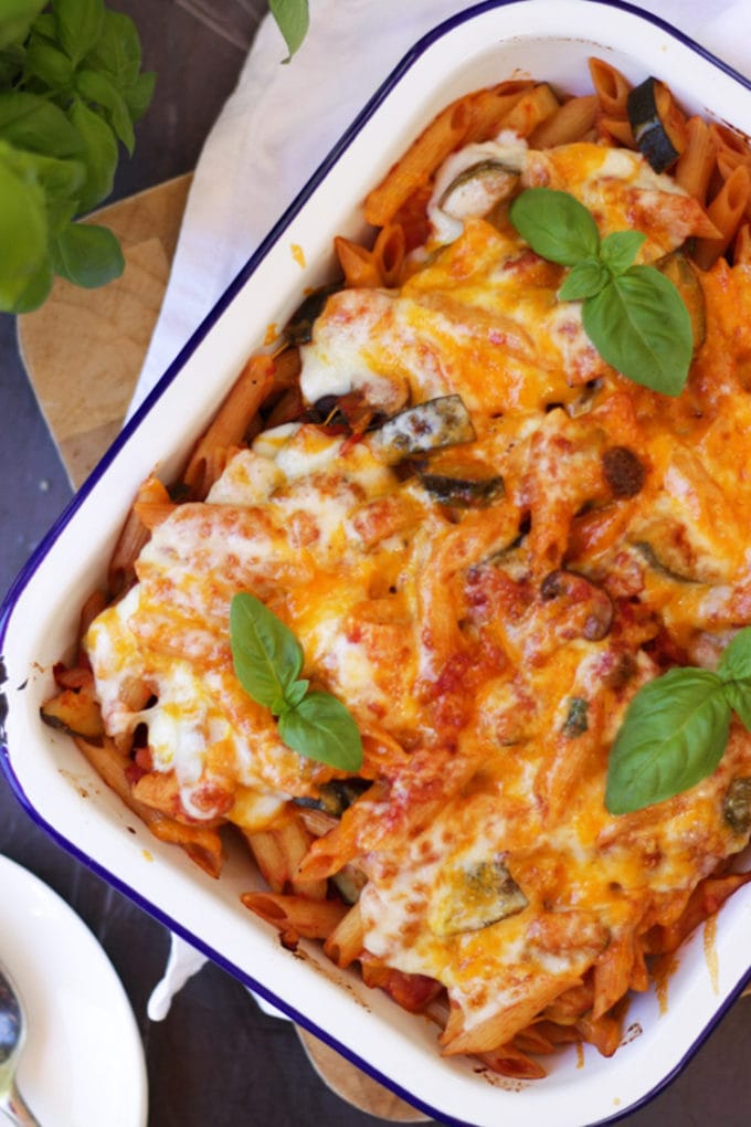 Pasta Bake Recipe with Chicken, Bacon and Cheese - Easy & Delicious!