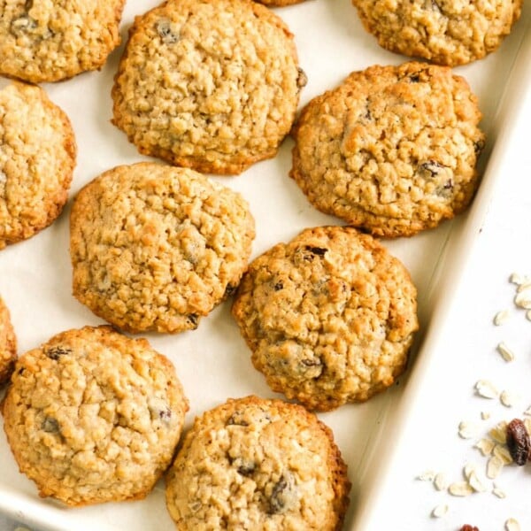 Baking tray with Oatmeal raisin cookies on