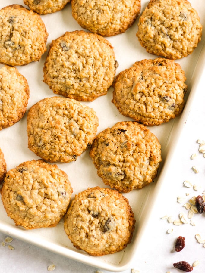 Baking tray with Oat raisin cookies on