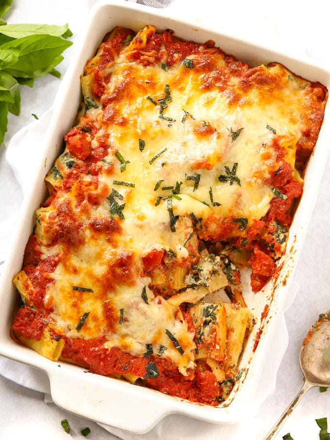 Spinach and ricotta pasta bake recipe, topped with mozzarella cheese