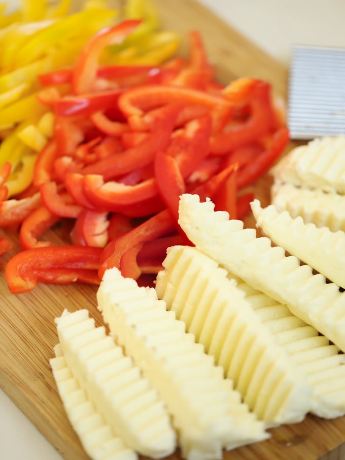 Halloumi cut with crinkle cutter and sliced peppers
