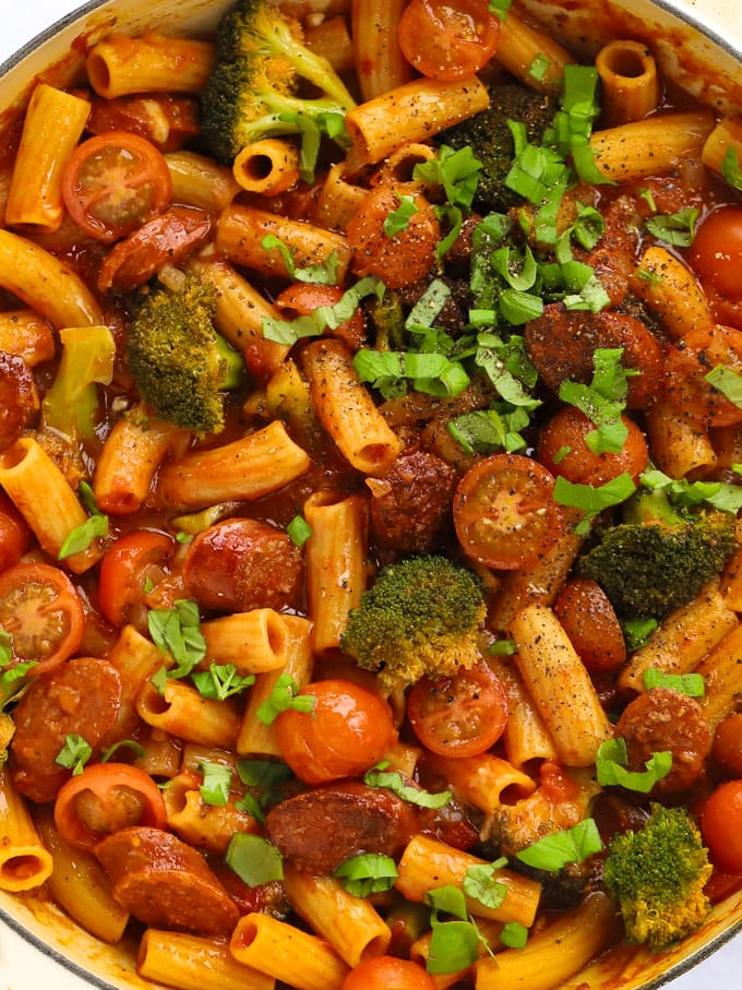 Spicy broccoli and tomato pasta with Spanish sausage