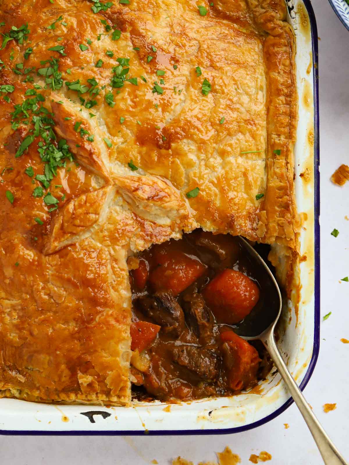 Easy steak pie recipe with puff pastry and rich gravy