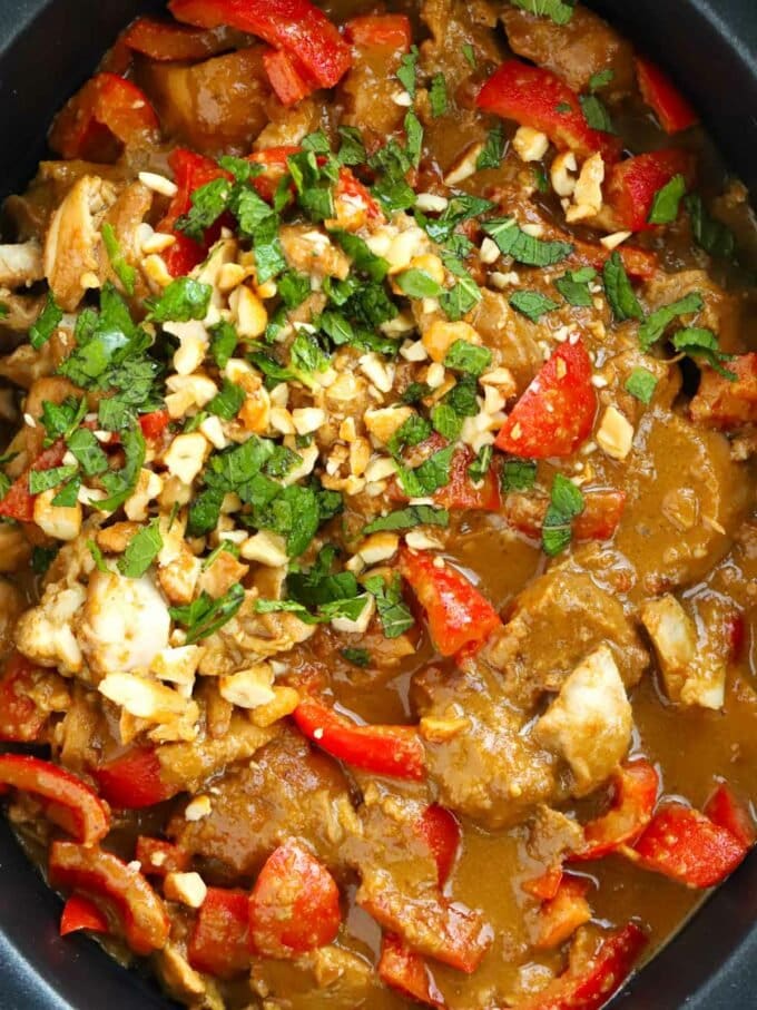 Slow Cooker Chicken Satay {Slow Cooker Fakeaways}