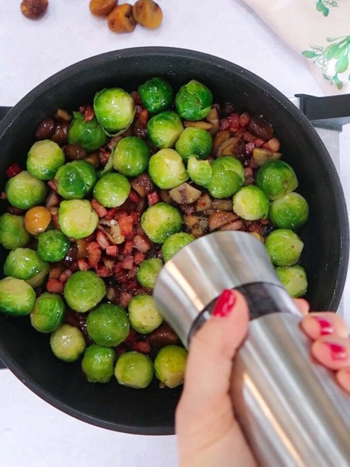 How to make Brussels sprouts and bacon recipe. Step 4.