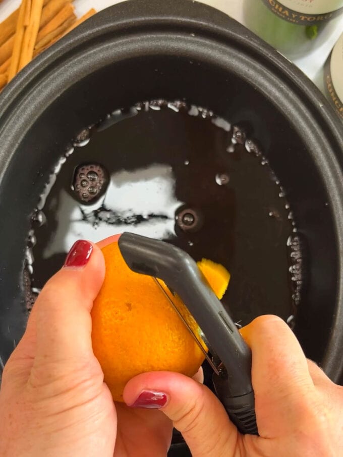 How to make Slow Cooker Mulled Wine step 1.