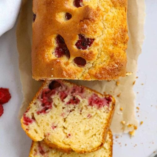 Golden cake with raspberries for the Yoghurt Cake recipe.