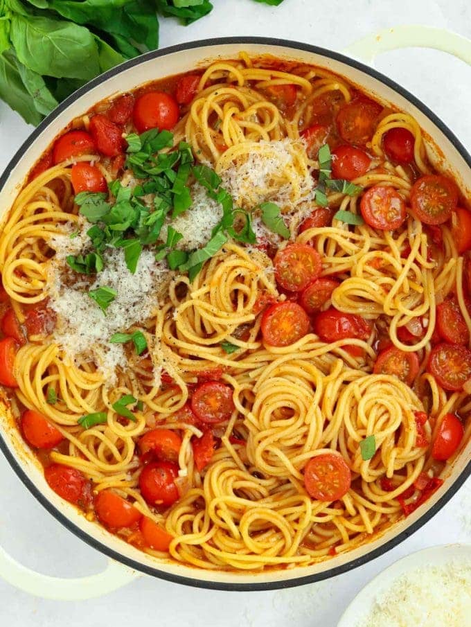 Tomato Pasta {Easiest Ever ONE Pan Recipe}