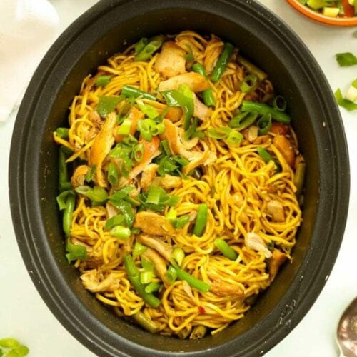 Slow Cooker Chicken Noodles with Curry Sauce