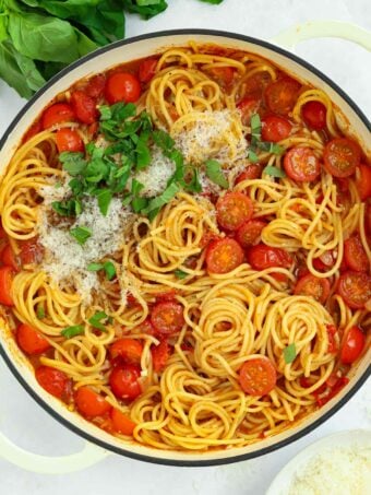 A big pan full of Tomato One Pot Pasta mixed together.
