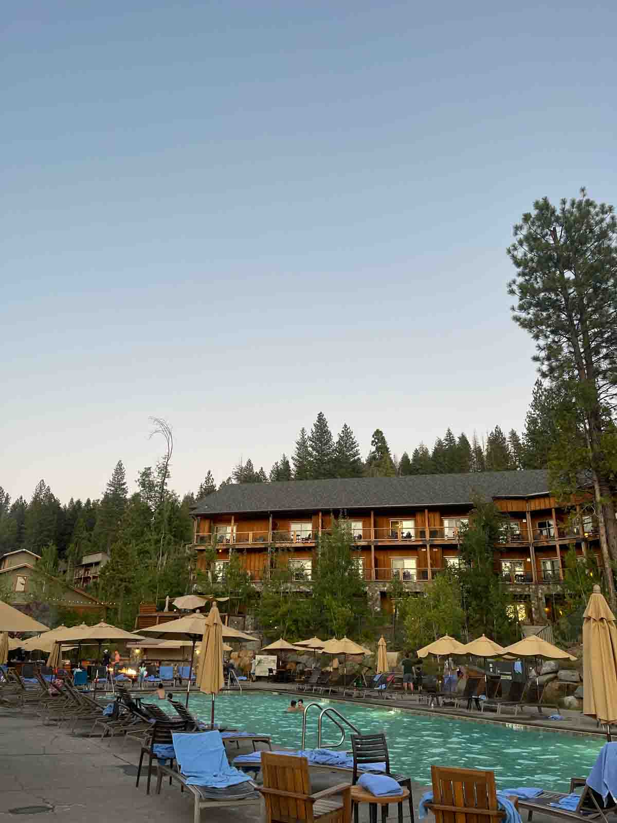 Rush Creek Lodge Yosemite swimming pool.